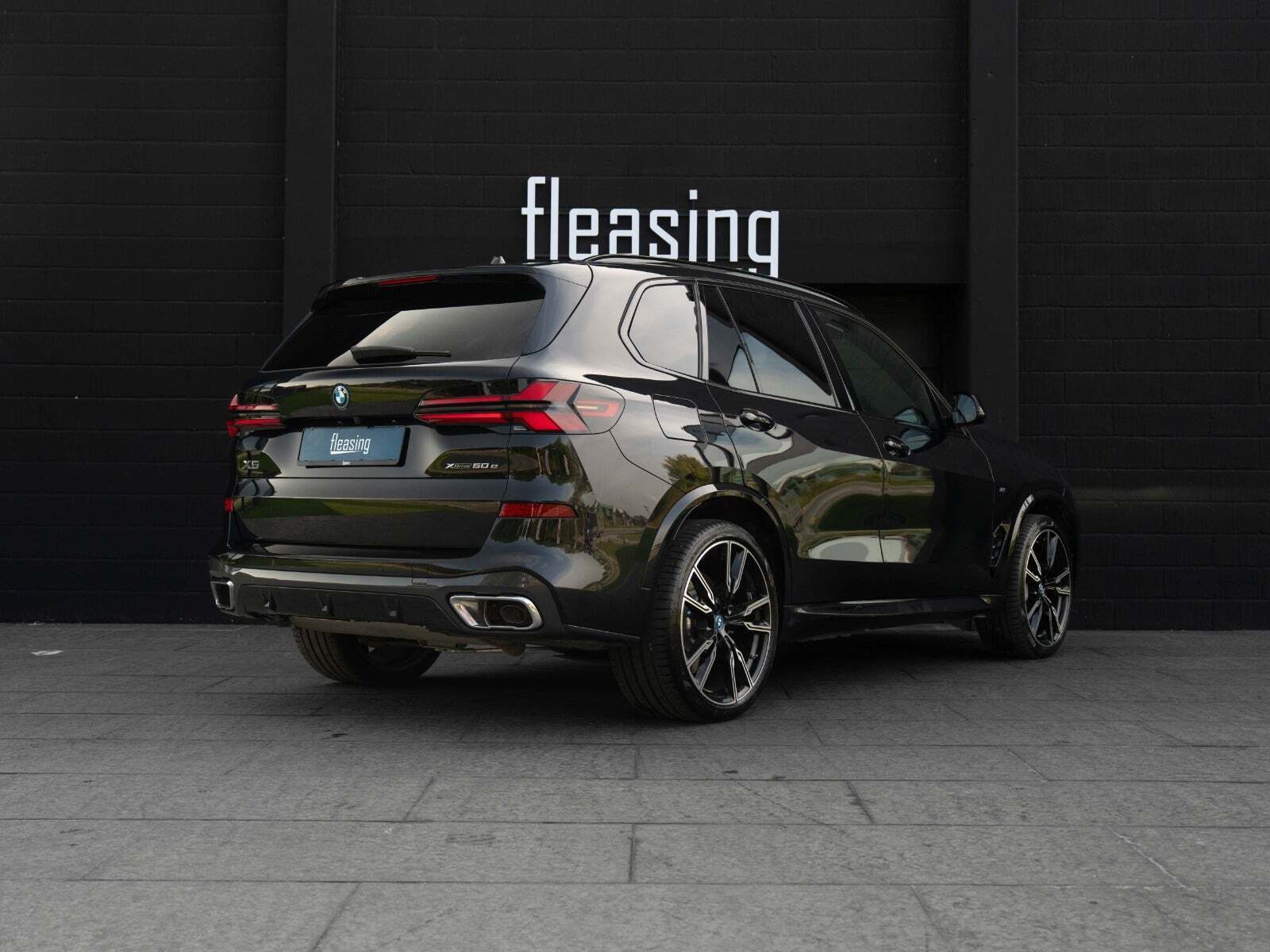 Sort BMW X5 fra 2025