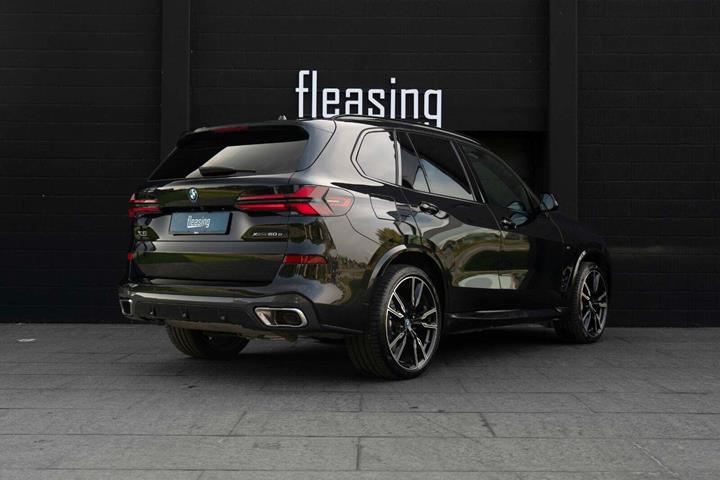 Sort BMW X5 fra 2025
