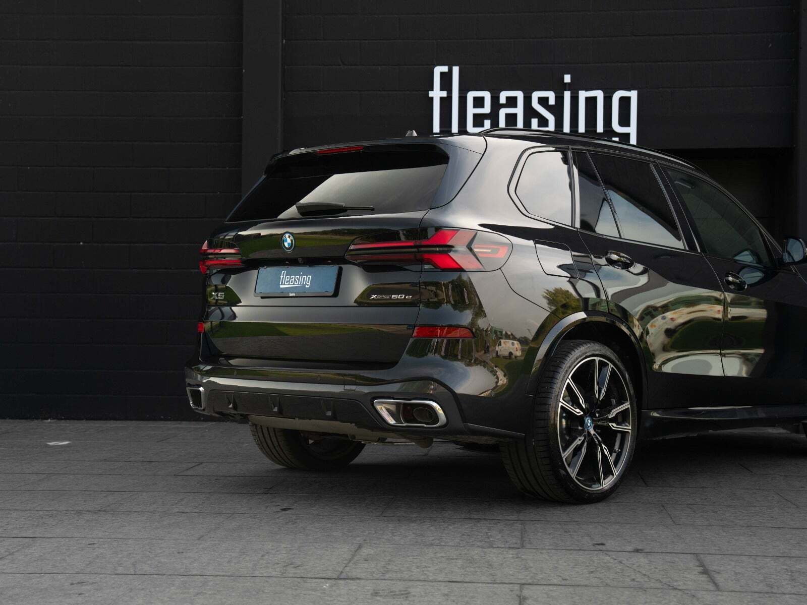 Sort BMW X5 fra 2025