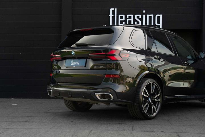 Sort BMW X5 fra 2025