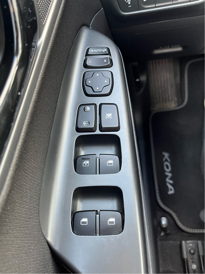 Sølv Hyundai Kona fra 2020