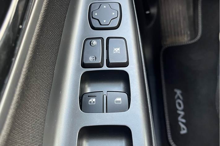 Sølv Hyundai Kona fra 2020