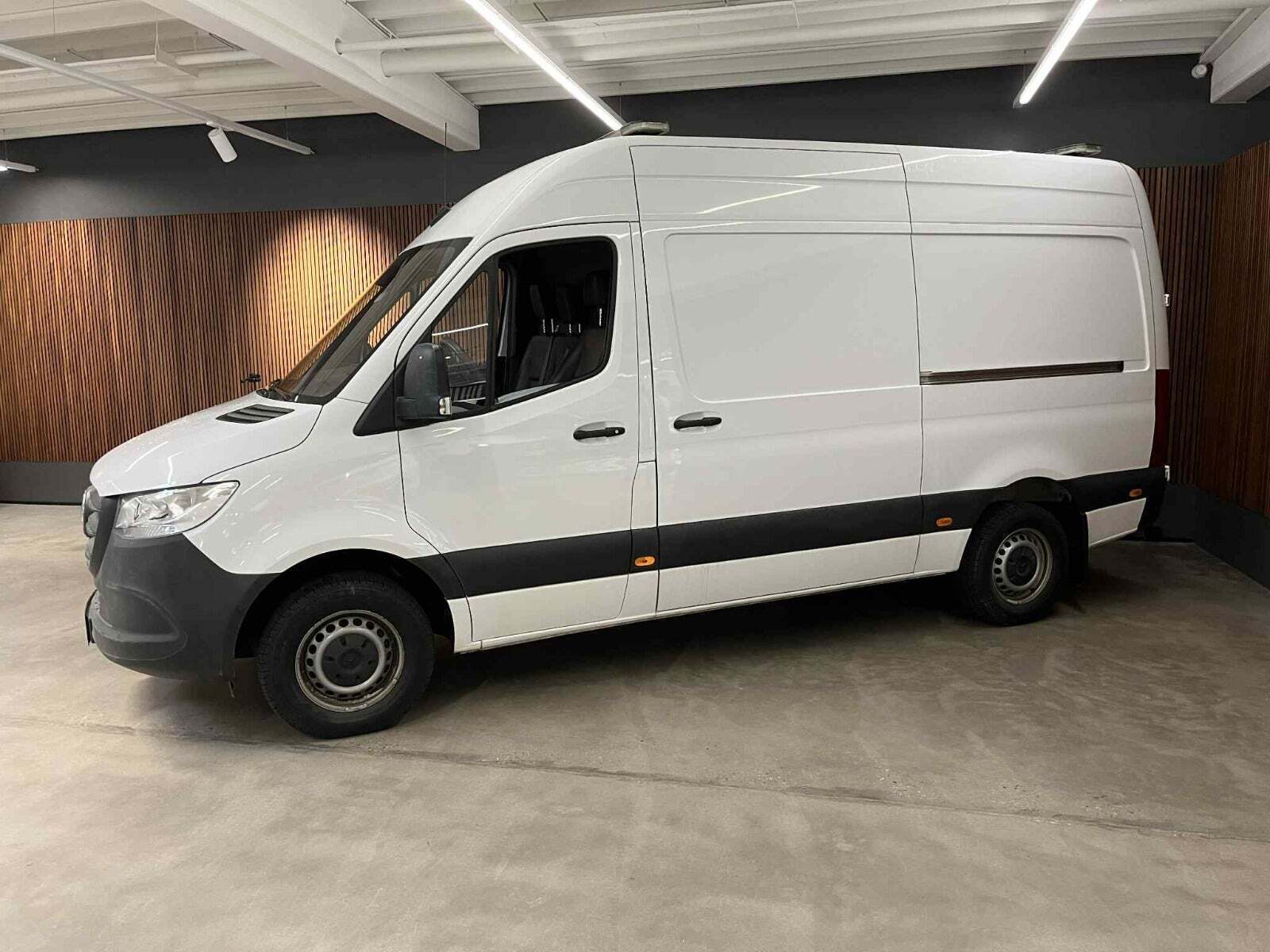 Mercedes Sprinter 317 2,0 CDi A2 Kassevogn aut. RWD