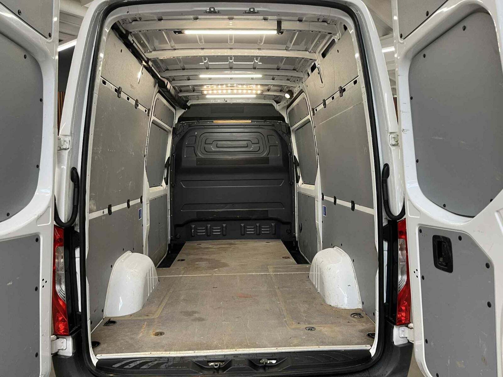 Mercedes Sprinter 317 2,0 CDi A2 Kassevogn aut. RWD