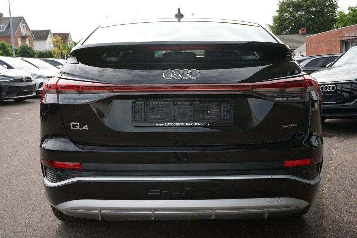 Sort Audi Q4 e-tron fra 2024