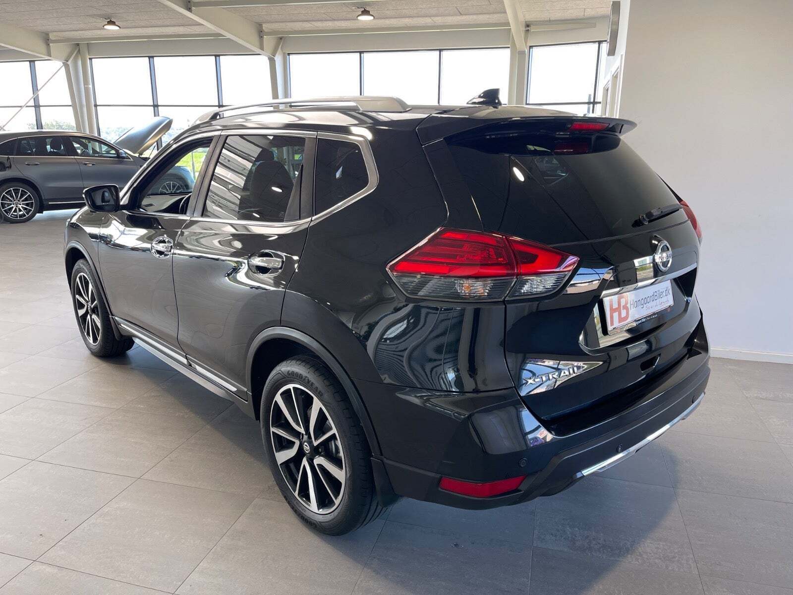 Sort Nissan X-Trail fra 2018