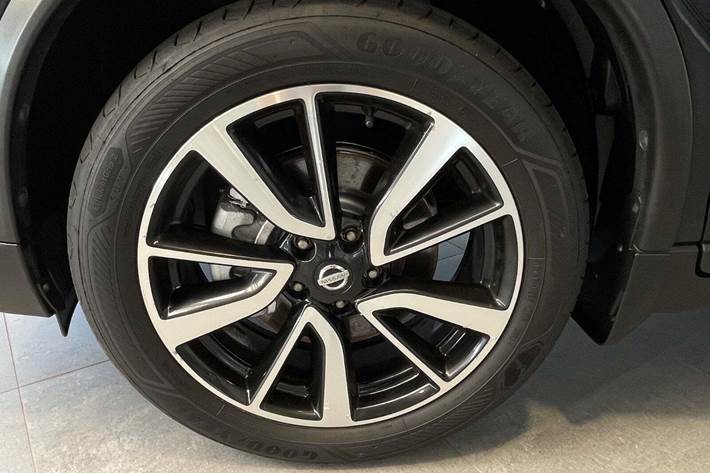 Sort Nissan X-Trail fra 2018