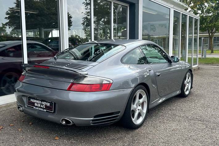 Grå Porsche 911 Turbo fra 2001