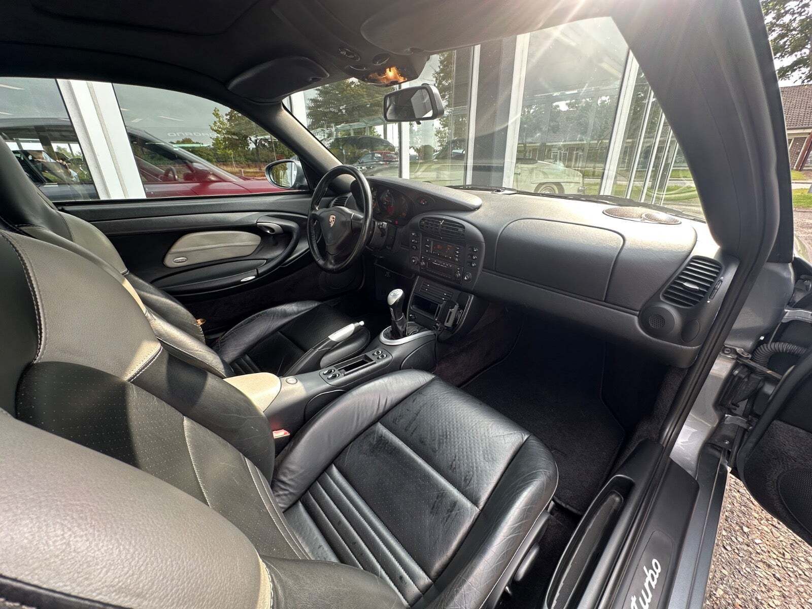 Grå Porsche 911 Turbo fra 2001
