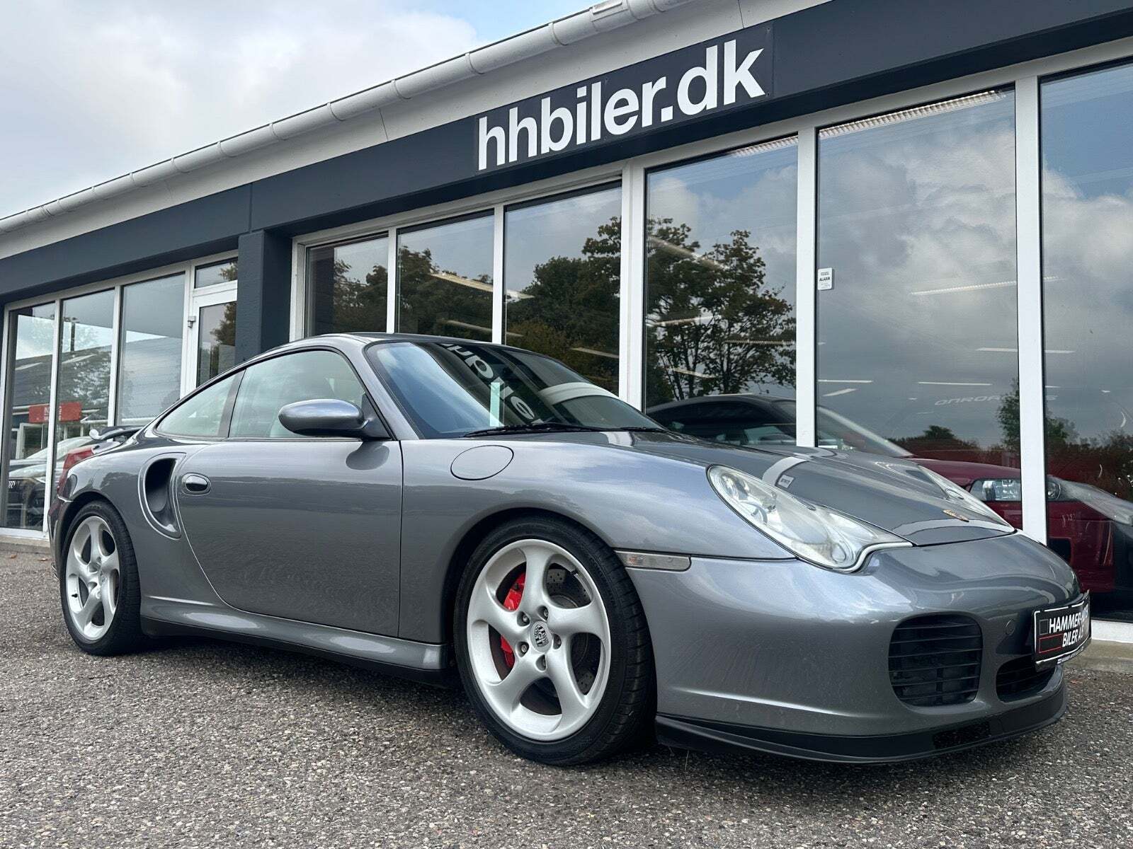 Grå Porsche 911 Turbo fra 2001