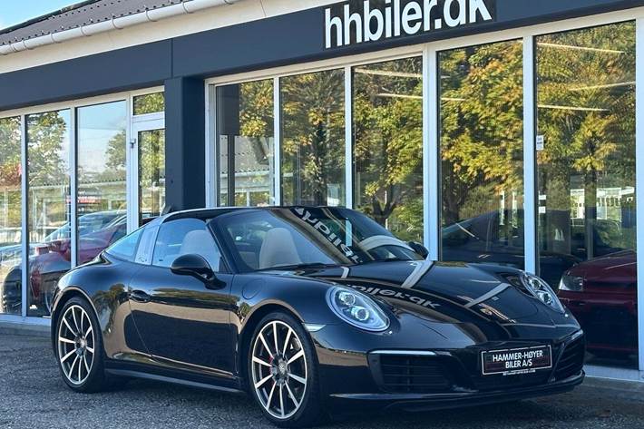 Sort Porsche 911 Targa 4S fra 2017
