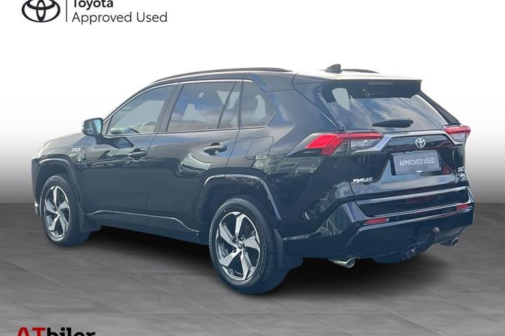 Sort Toyota RAV4 Plug-in fra 2021
