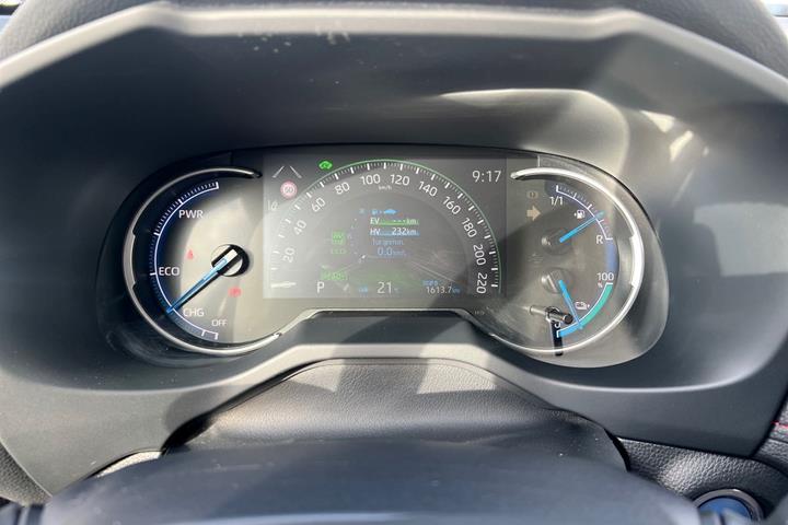 Sort Toyota RAV4 Plug-in fra 2021