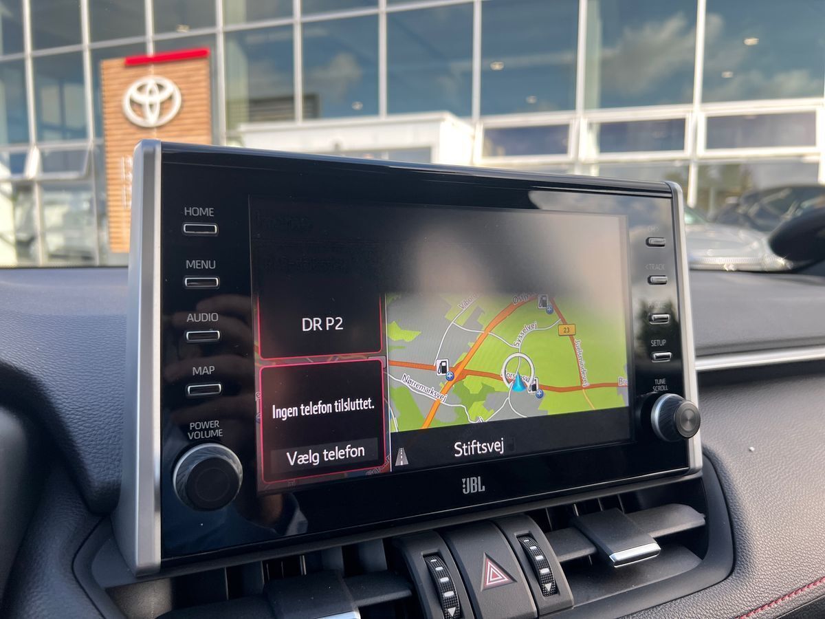 Sort Toyota RAV4 Plug-in fra 2021