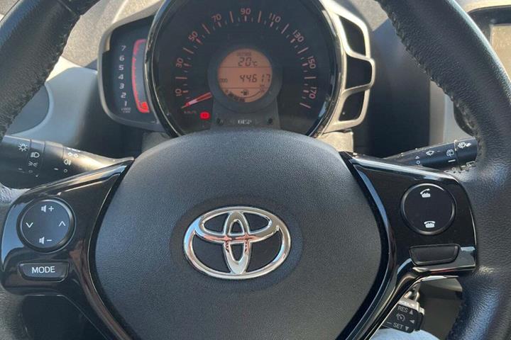 undefined Toyota Aygo fra 2015