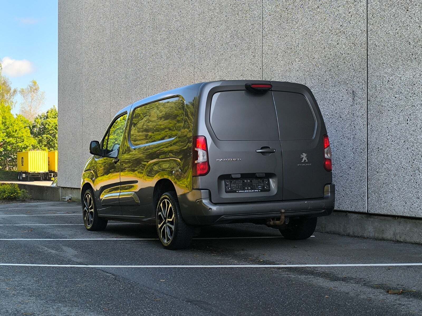 Peugeot Partner 1,5 BlueHDi 130 L2V2 Plus EAT8 Van