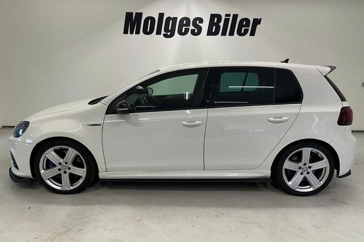 Hvid VW Golf VI fra 2012