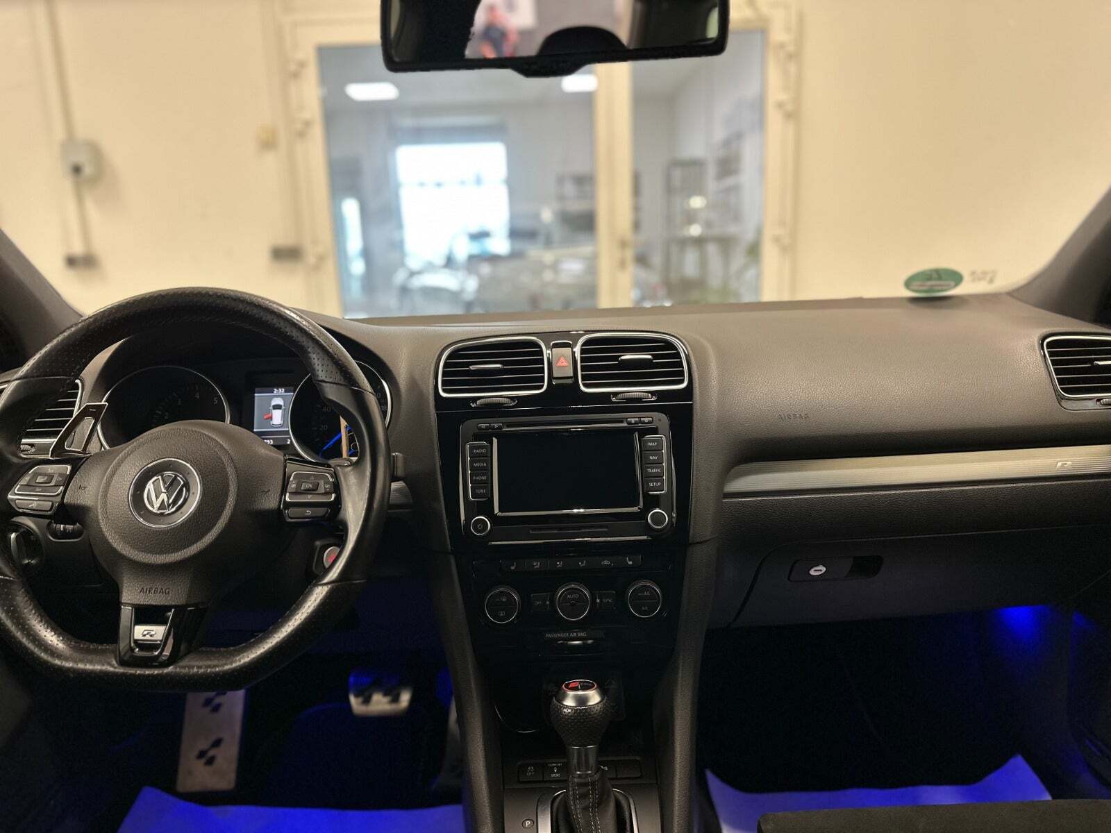 Hvid VW Golf VI fra 2012