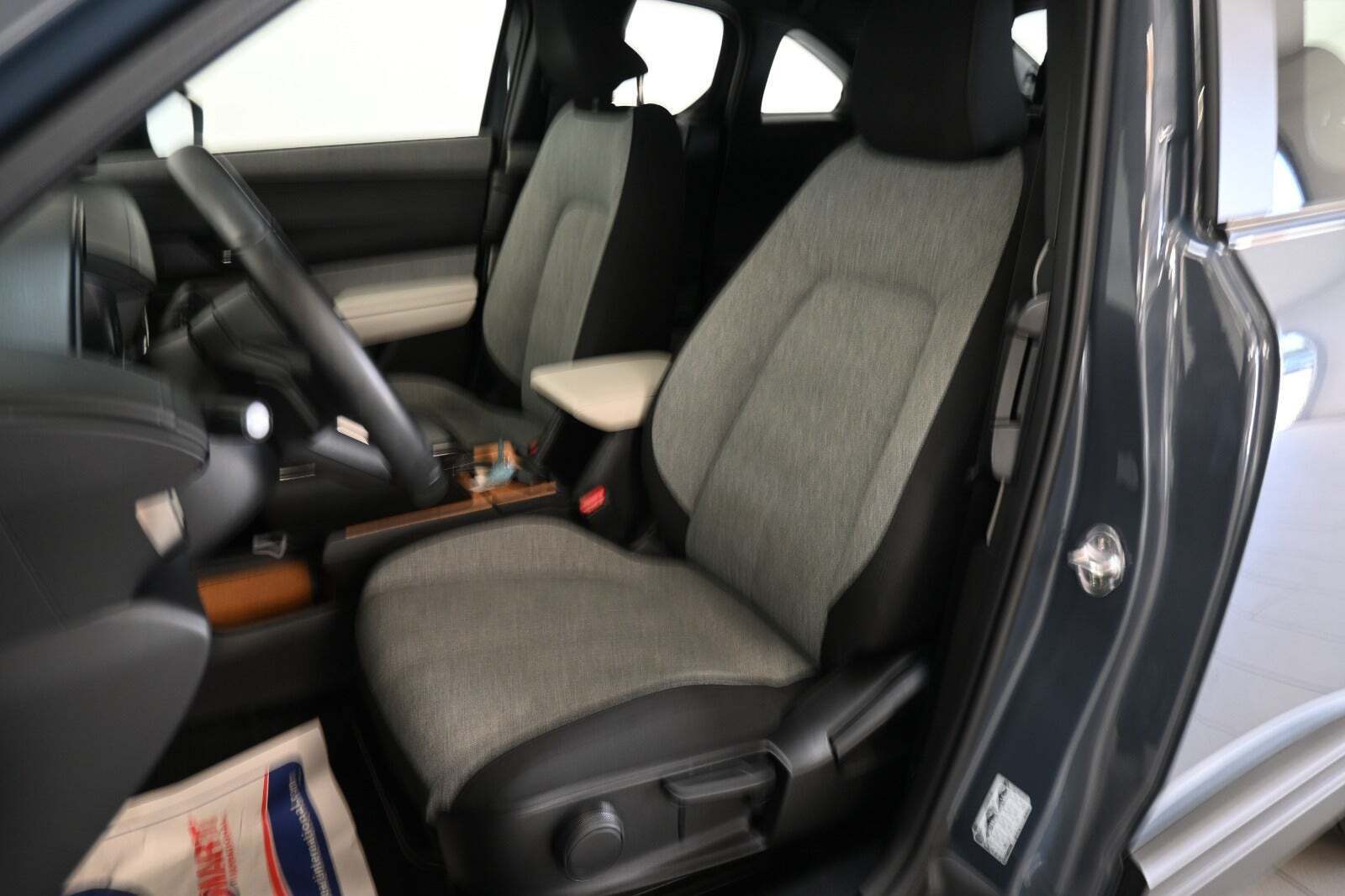 Grå Mazda MX-30 fra 2023