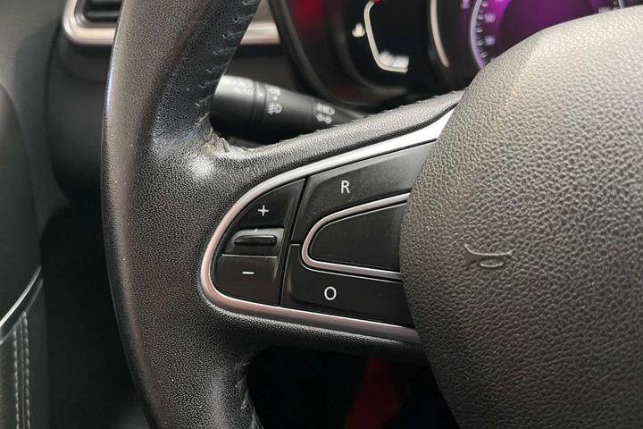Rød Renault Kadjar fra 2016