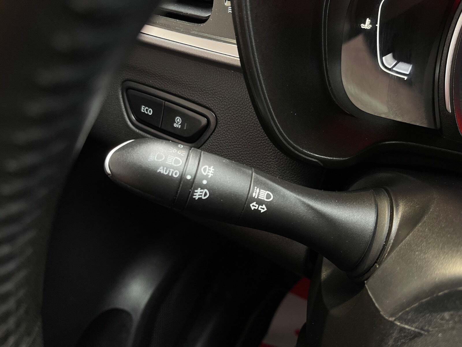 Rød Renault Kadjar fra 2016