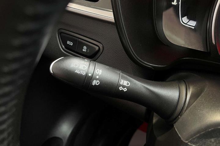 Rød Renault Kadjar fra 2016