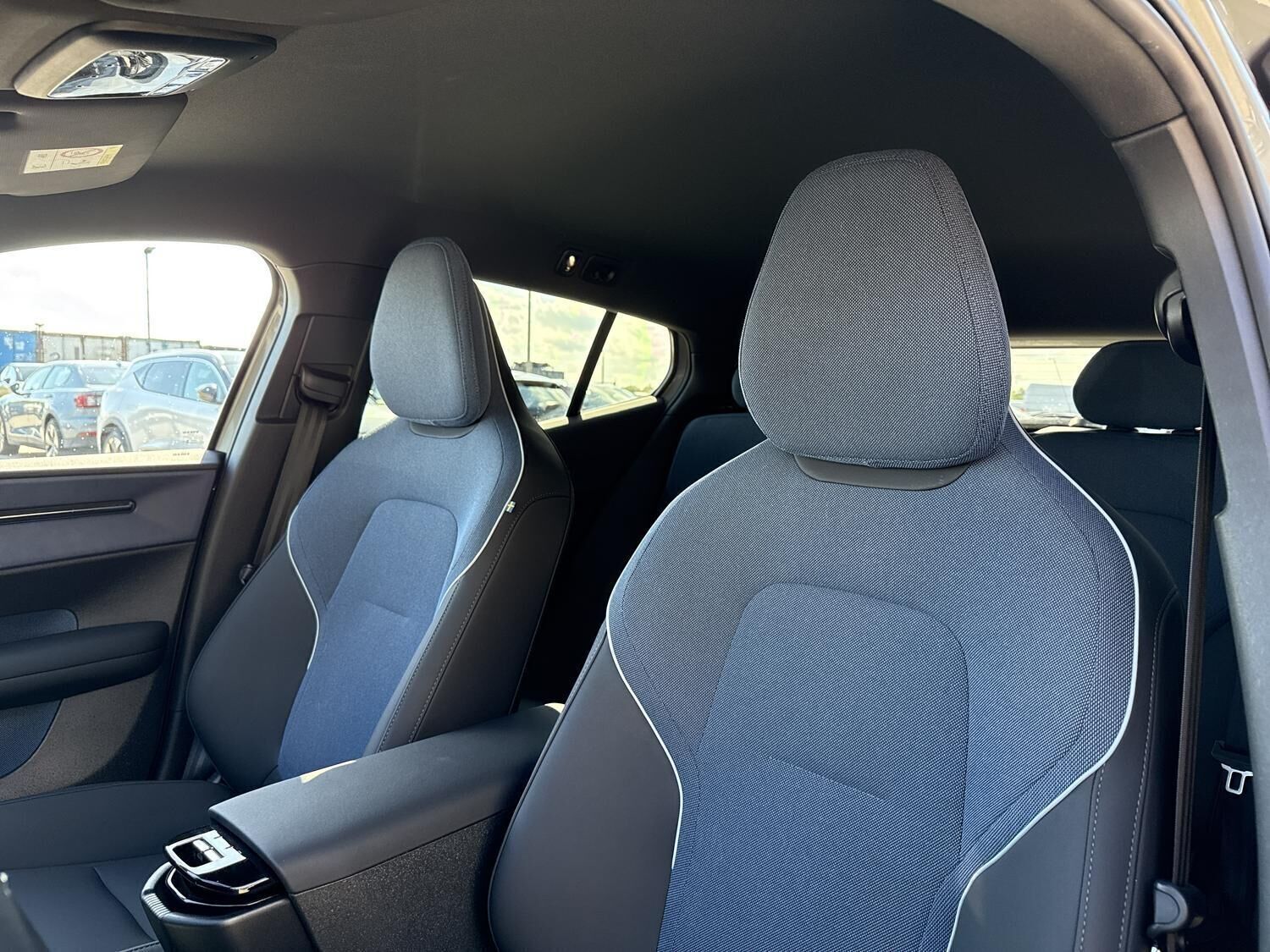 Grå Volvo EX30 fra 2024