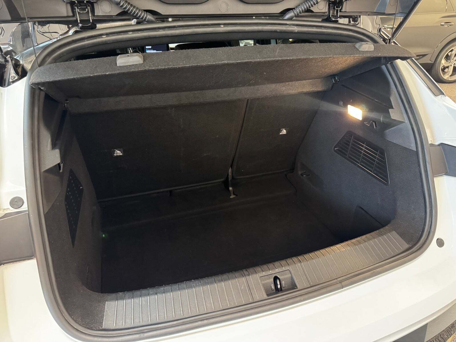 Hvid Renault Megane E-Tech fra 2022