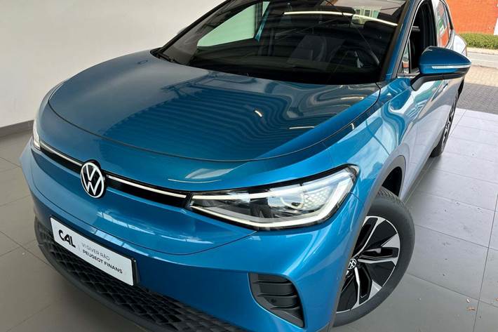 Blå VW ID.4 fra 2024 set udefra