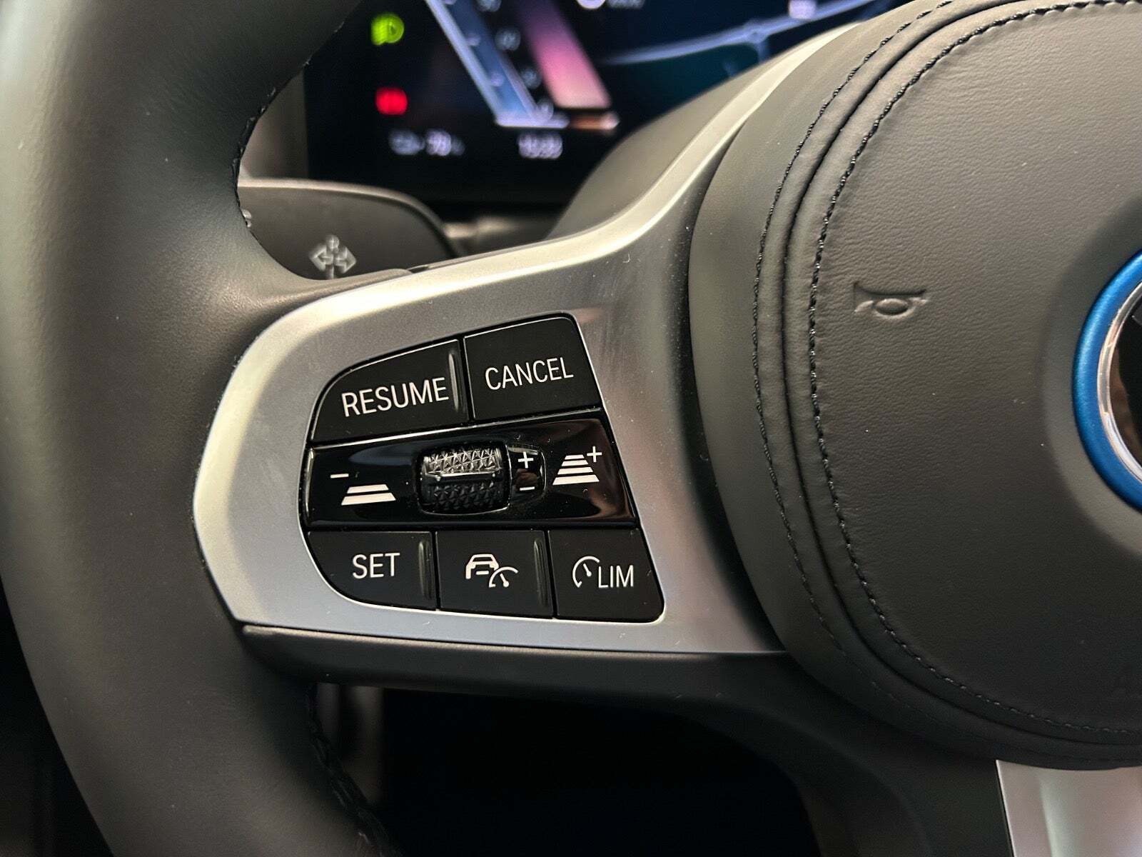 Grå BMW i4 fra 2024