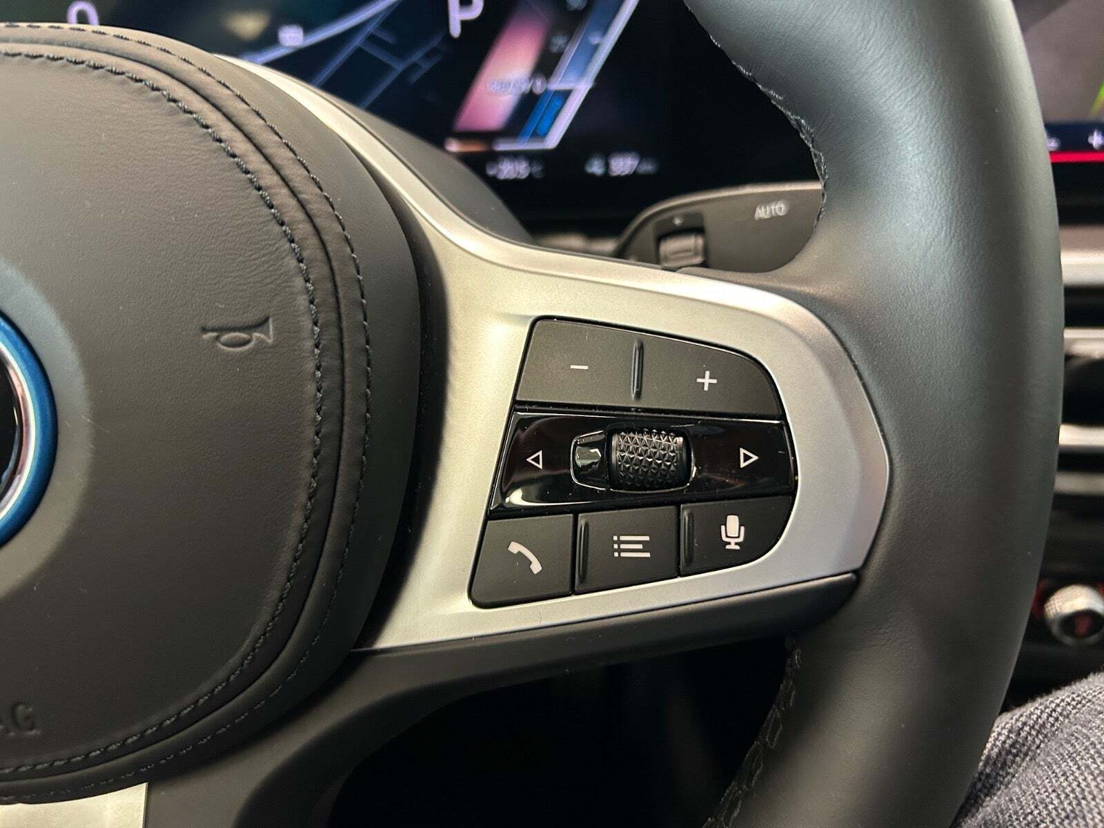 Grå BMW i4 fra 2024