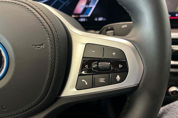 Grå BMW i4 fra 2024