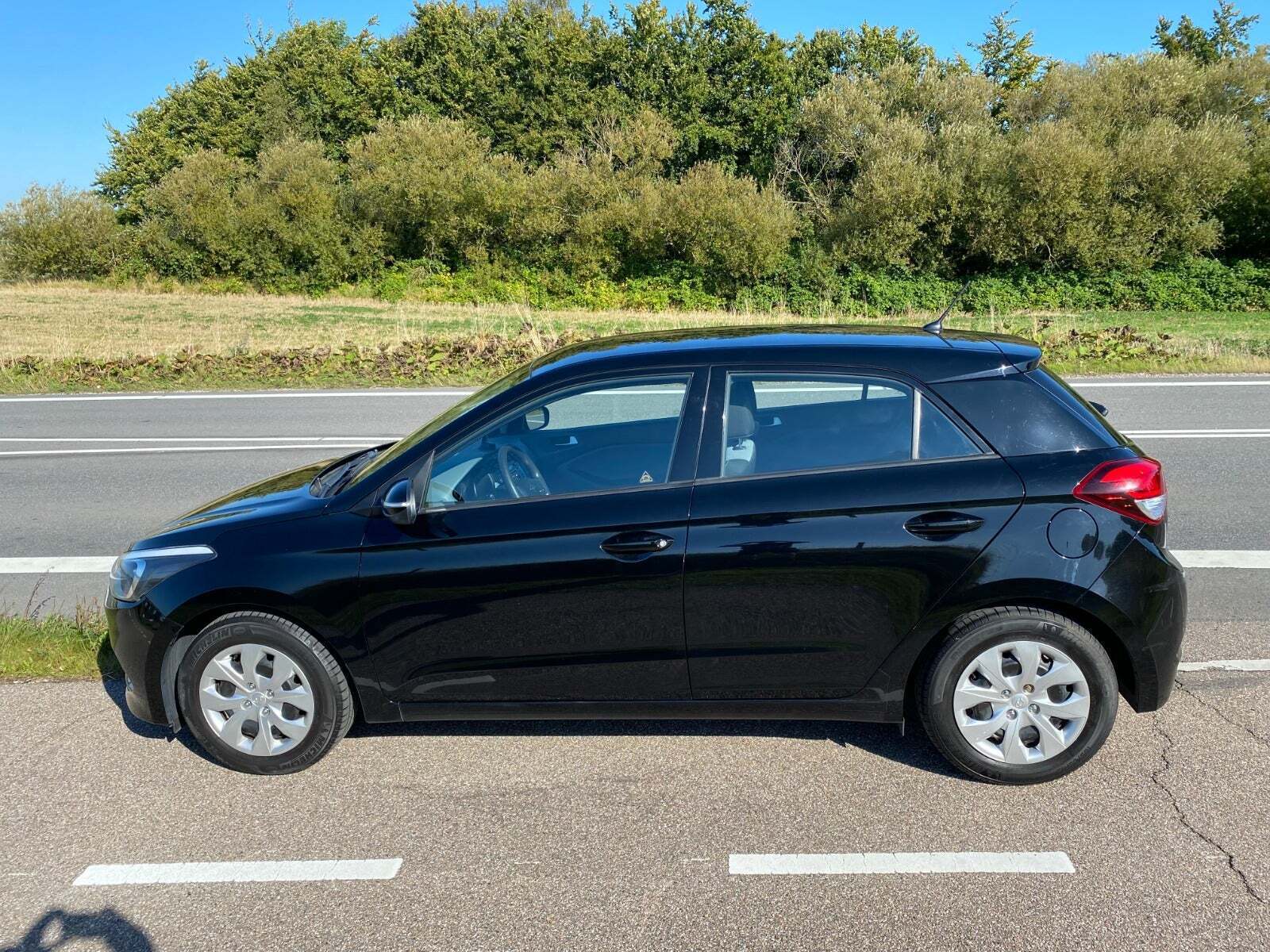 Sort Hyundai i20 fra 2016