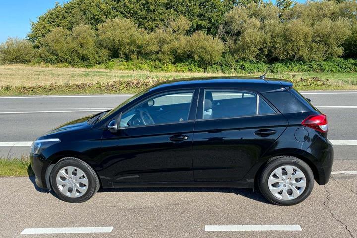 Sort Hyundai i20 fra 2016
