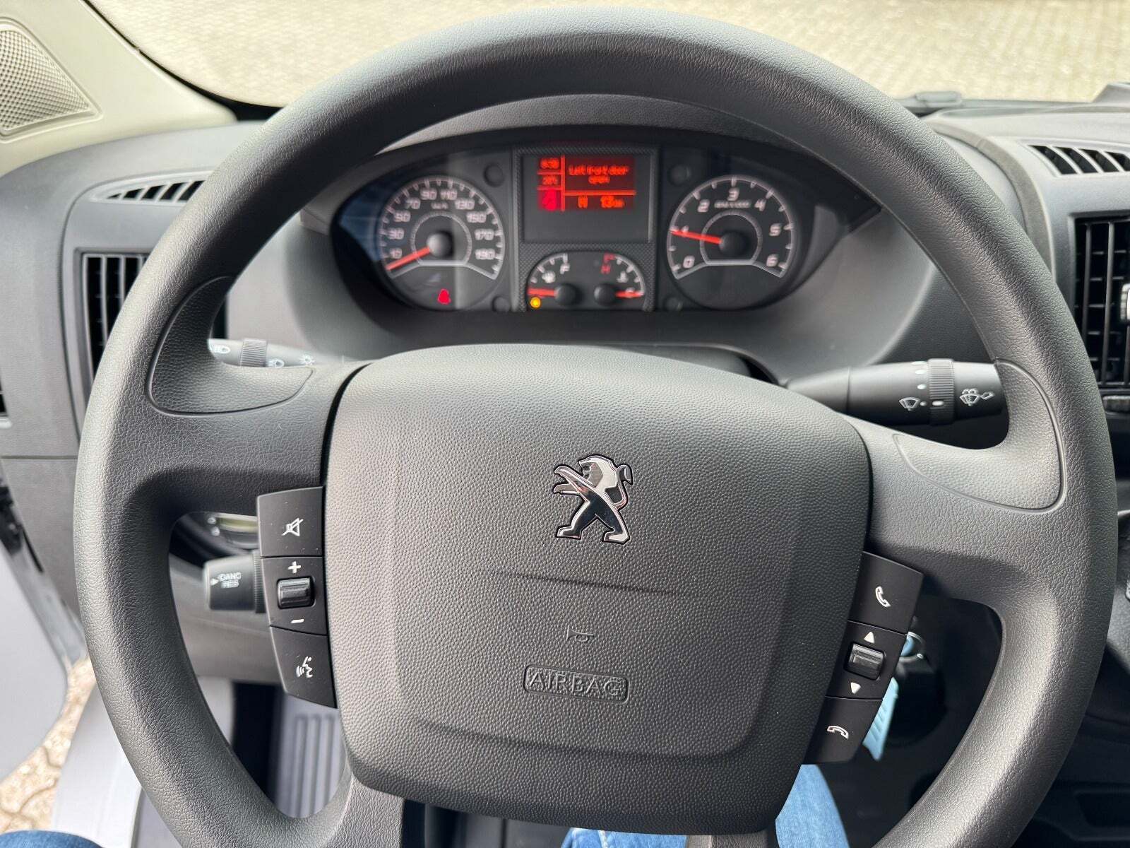 Hvid Peugeot Boxer 435 fra 2024