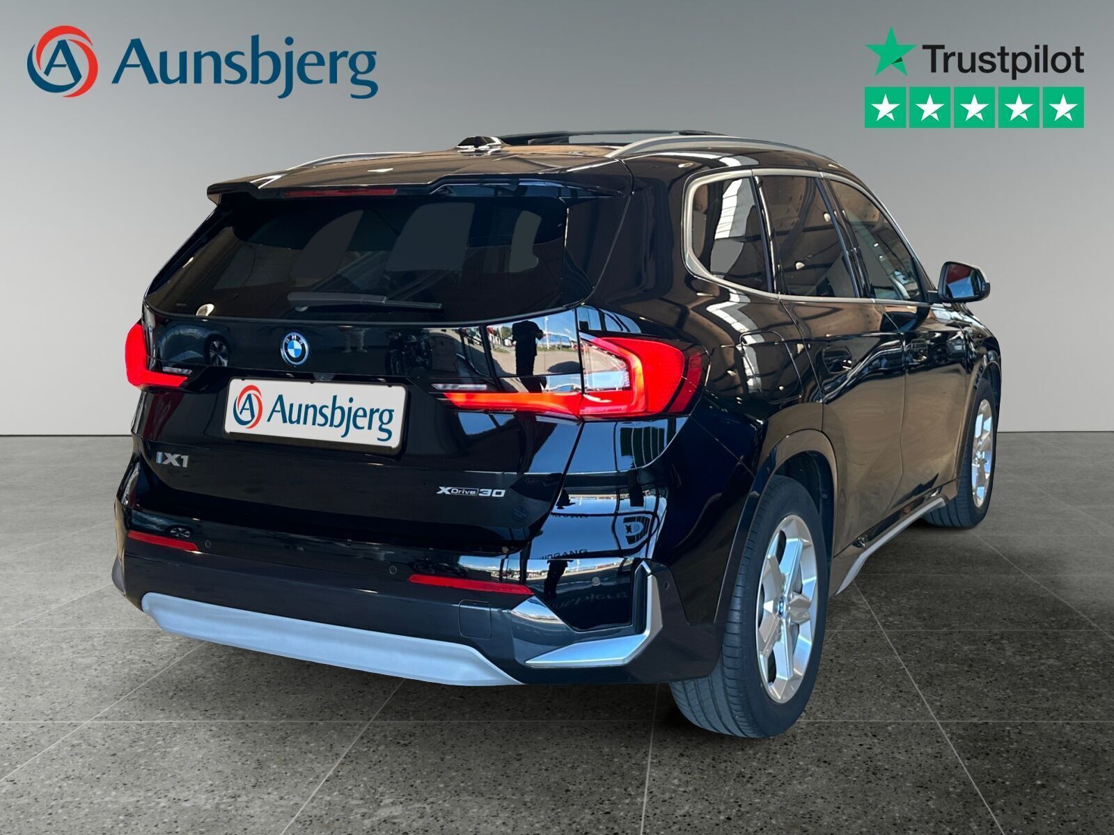 BMW iX1 xDrive30 X-Line