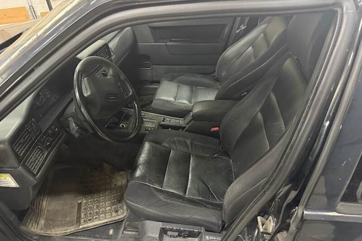 Sort Volvo 850 fra 1994