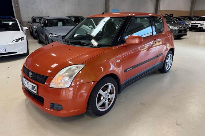 undefined Suzuki Swift fra 2005 set udefra