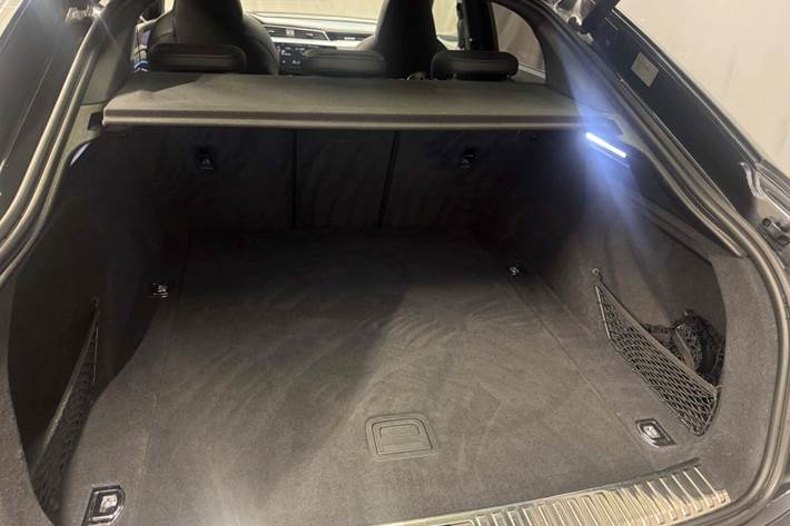 Grå Audi e-tron fra 2020