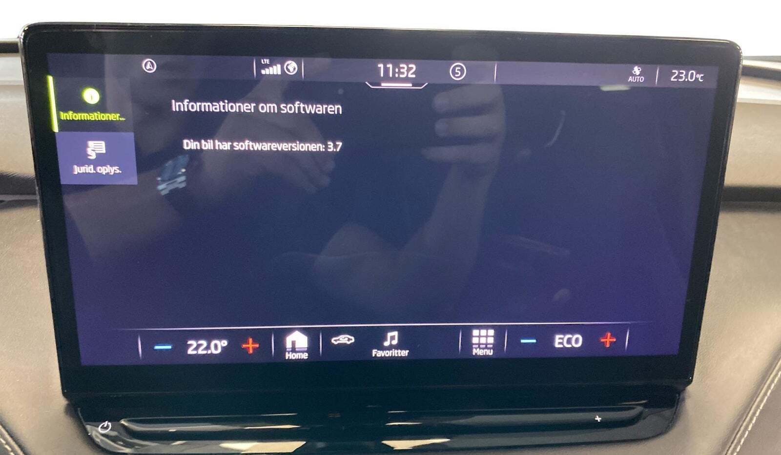 Blå Skoda Enyaq fra 2022