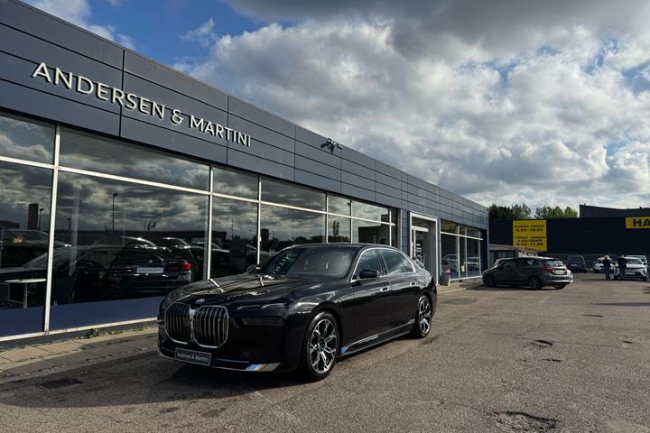 Sort BMW i7 fra 2022