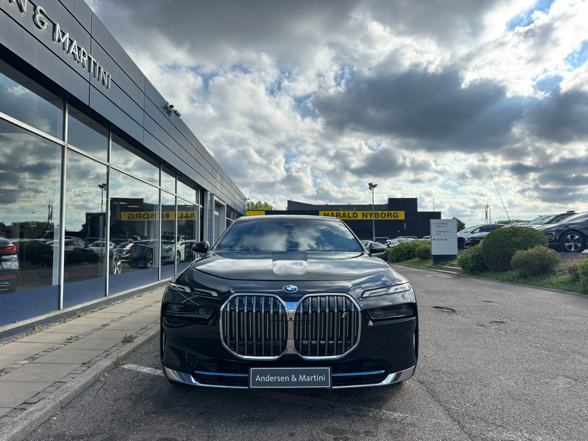 Sort BMW i7 fra 2022