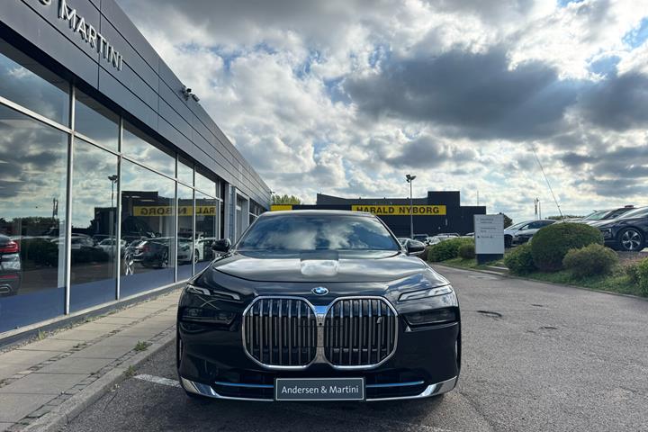 Sort BMW i7 fra 2022