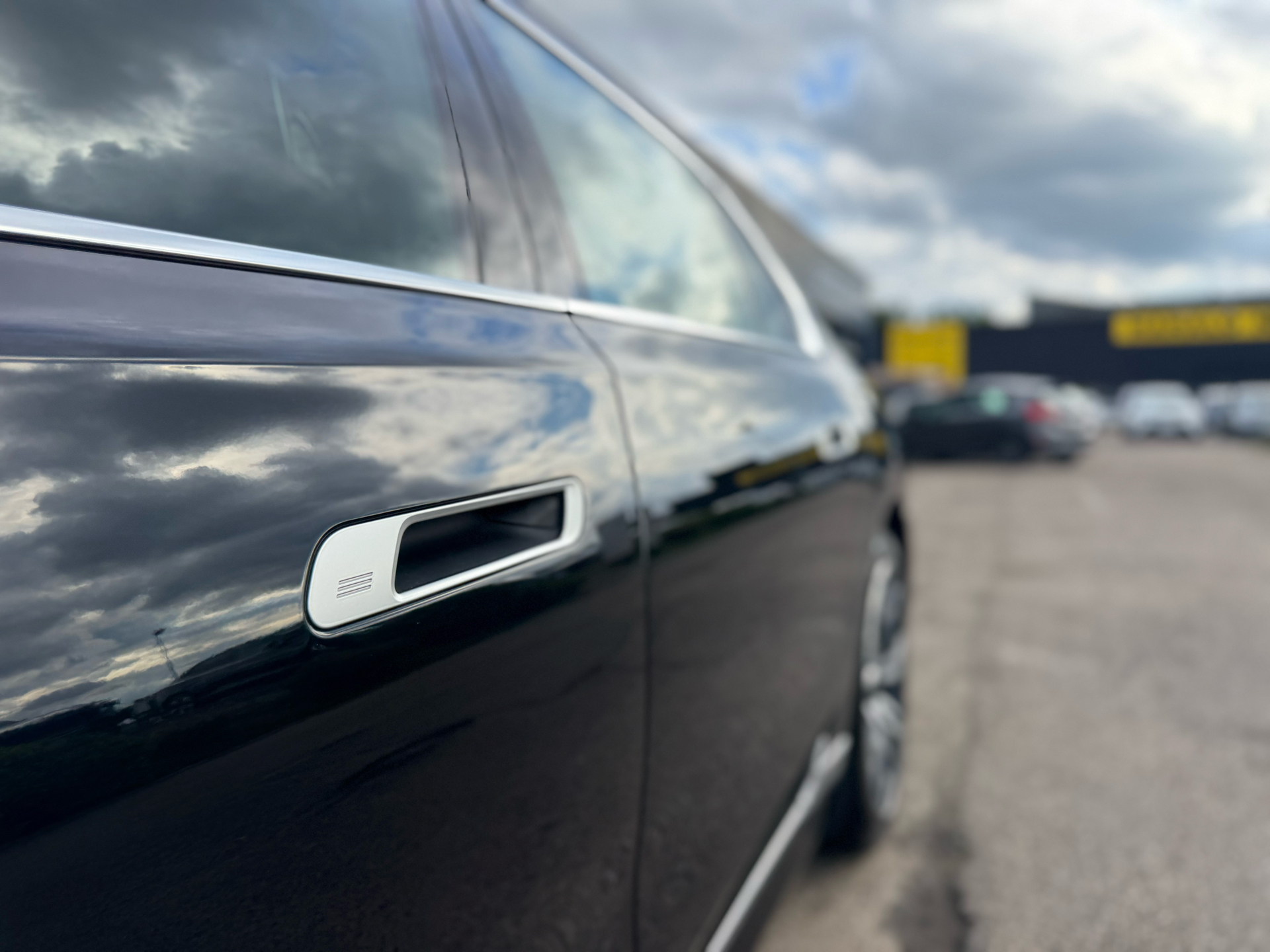 Sort BMW i7 fra 2022