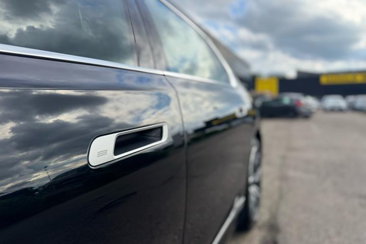 Sort BMW i7 fra 2022