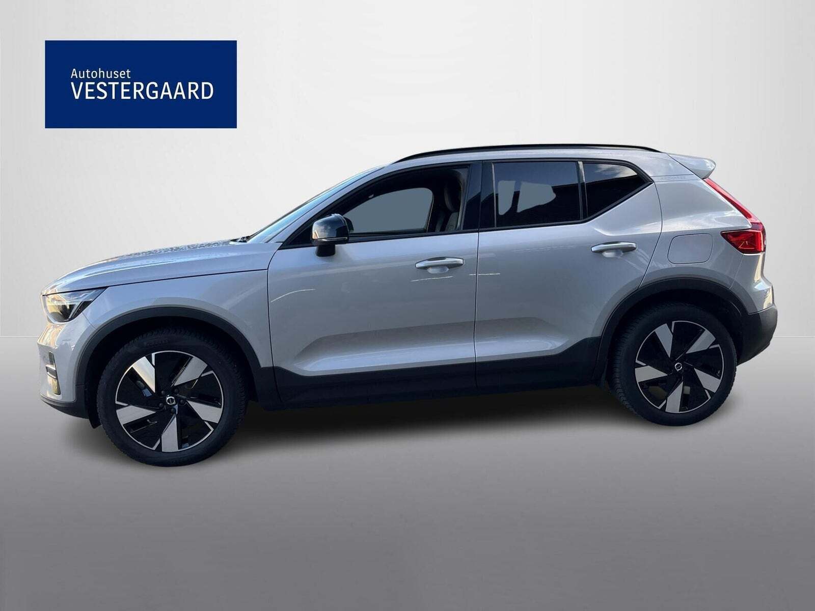 Sølv Volvo XC40 fra 2024