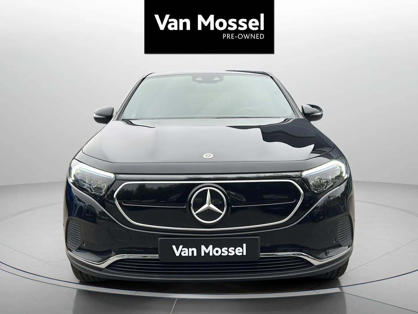 Sort Mercedes EQA250+ fra 2023