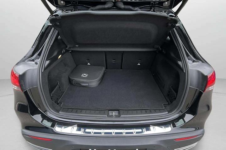 Sort Mercedes EQA250+ fra 2023