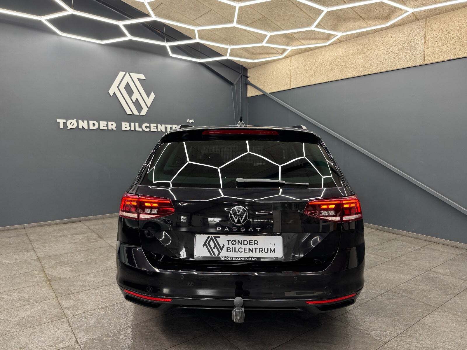 Sort VW Passat fra 2022