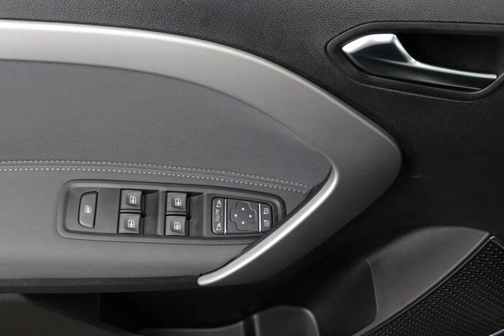 Sort Mercedes EQT200 fra 2023